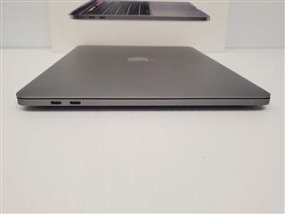 APPLE MacBook Pro 13-inch 2020 Two Thunderbolt 3 ports i5 8th gen 250gb SSD